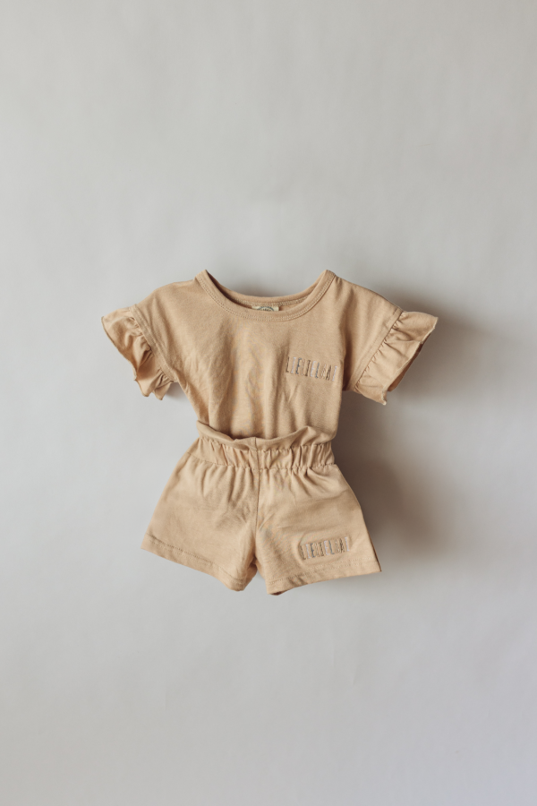 Frilly Capsule Set in Beige