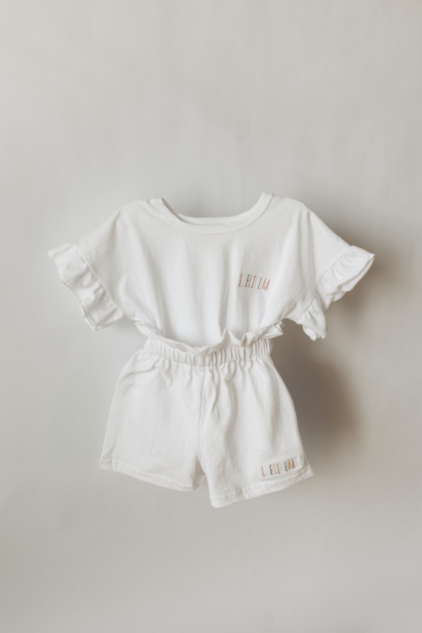 Frilly Capsule Set in White